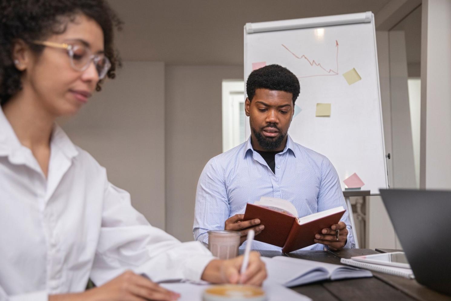 Fundierte Entscheidungsgrundlagen durch strukturierte Finanzanalyse